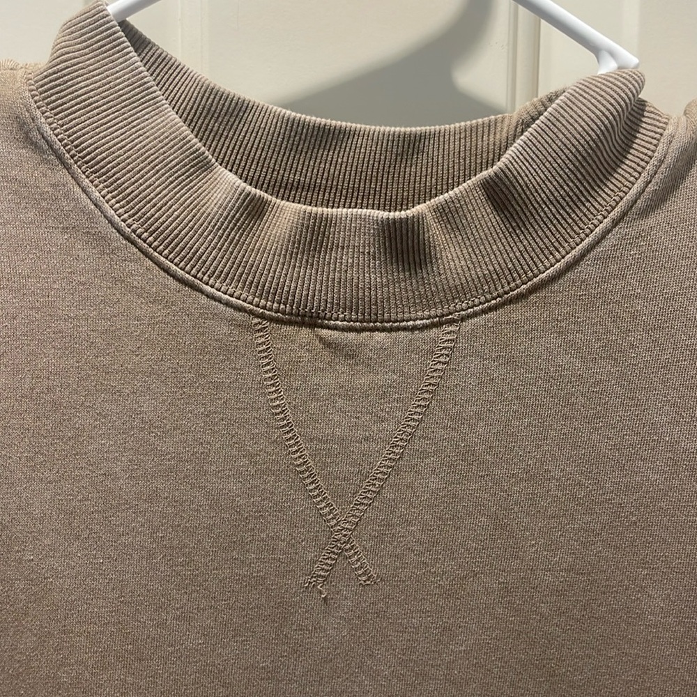 MONO b Medium oversized crewneck sweatshirt. Cozy and casual!  Right on point.